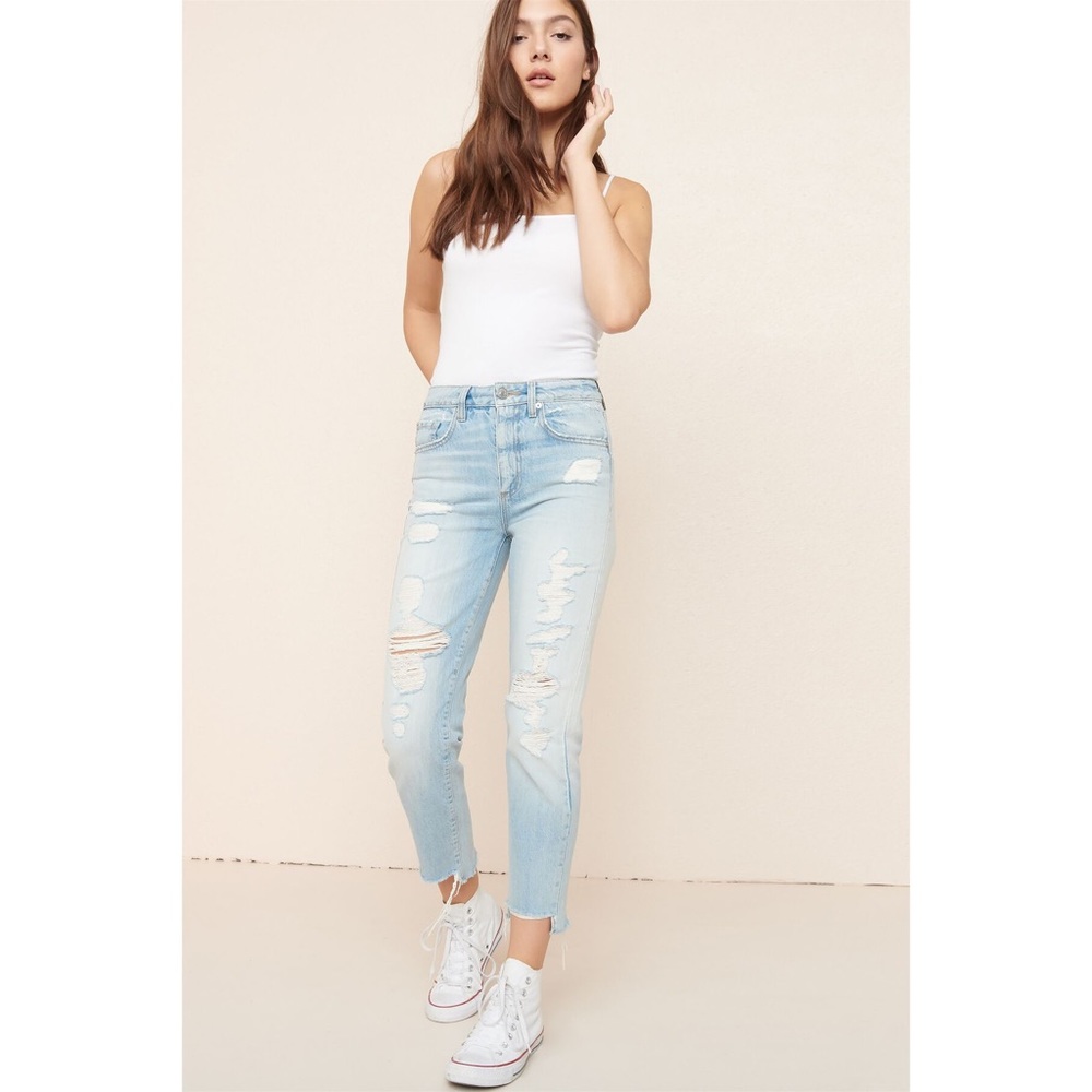 Garage Light Wash Distressed Cut-Off Mom Jeans 00
